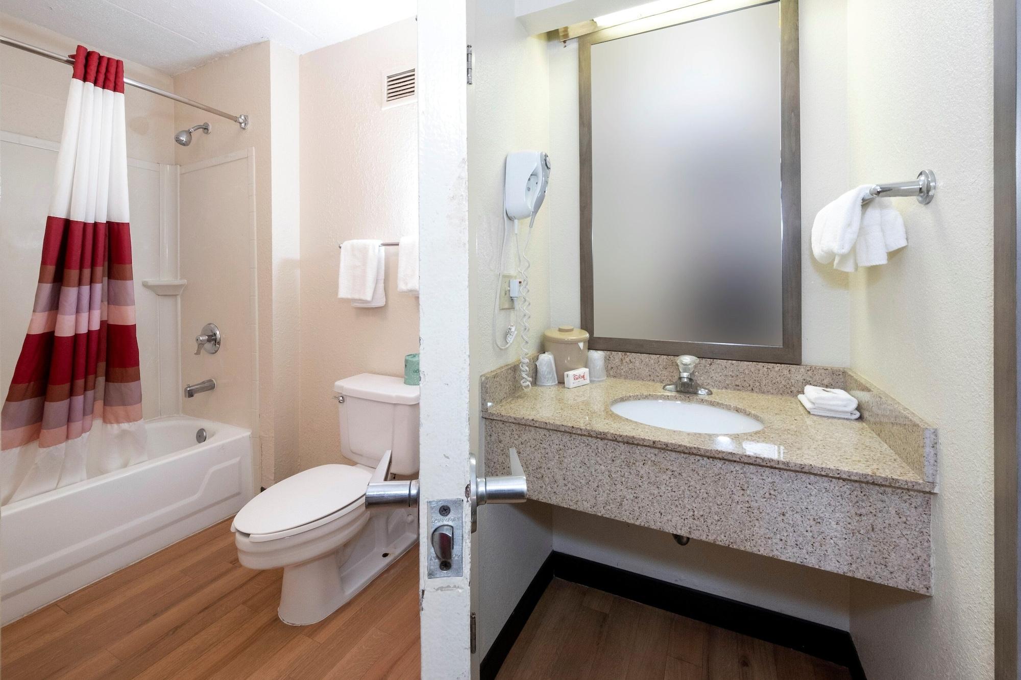 Red Roof Inn Tinton Falls-Jersey Shore Ngoại thất bức ảnh
