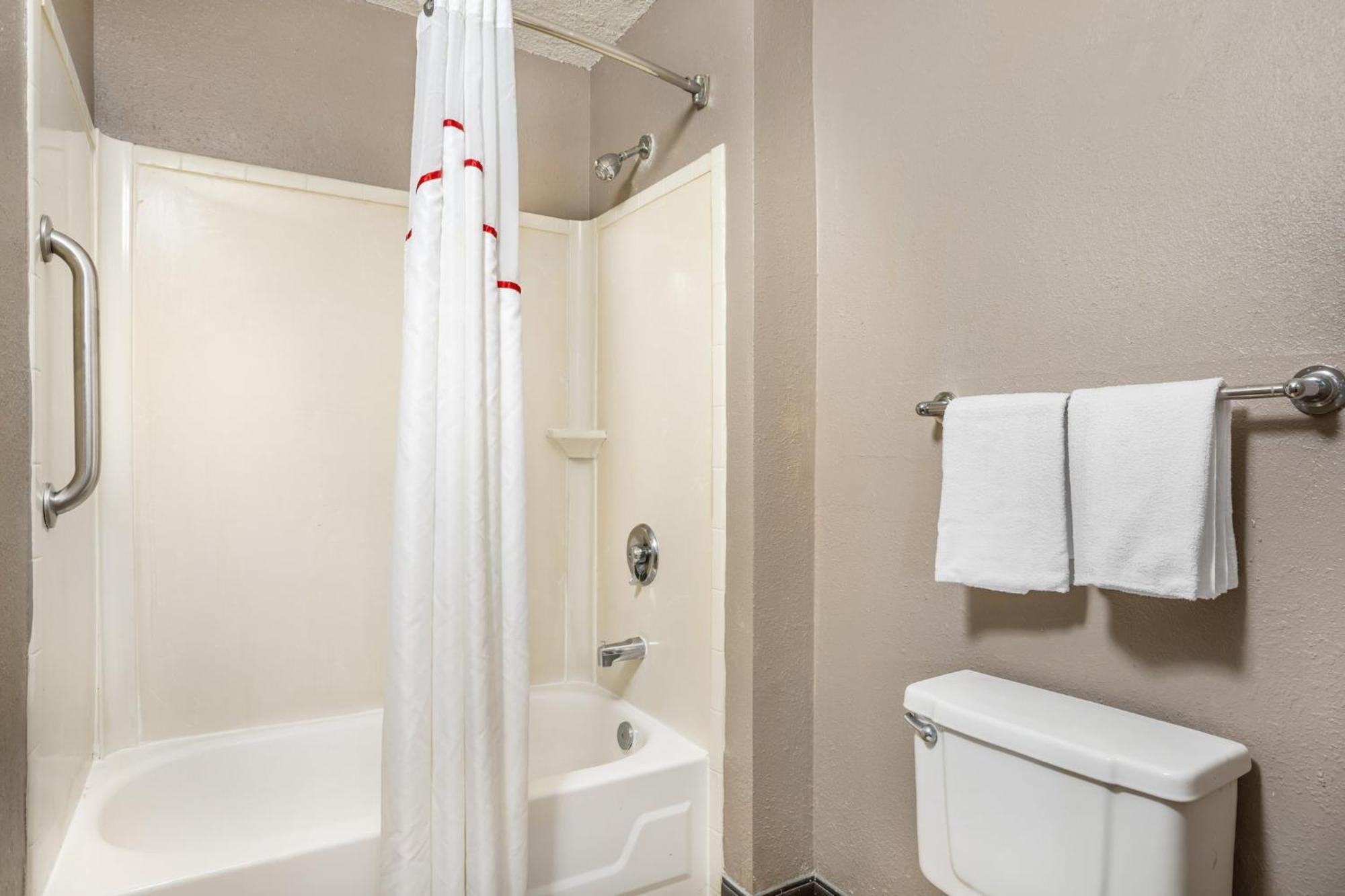 Red Roof Inn Tinton Falls-Jersey Shore Ngoại thất bức ảnh